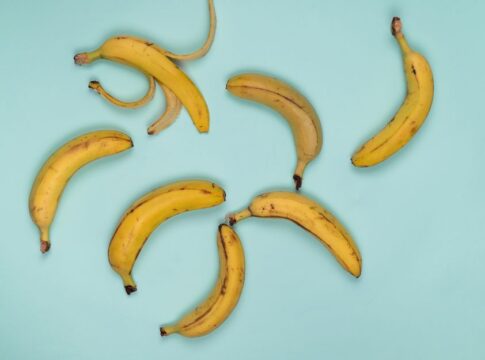Why Bananas Are Curved: The Surprising Growth Science — General trivia by Trivia Daily