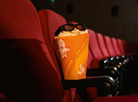 Why Movie Theaters Dim Lights Before Previews: The Real Reason — Entertainment trivia by Trivia Daily