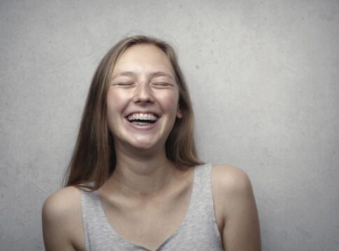 Why TV Laugh Tracks Were Invented: The 1950s Secret — Entertainment trivia by Trivia Daily