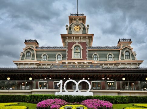 Why Disney Parks Smell Like Popcorn: The Psychology Secret — Entertainment trivia by Trivia Daily