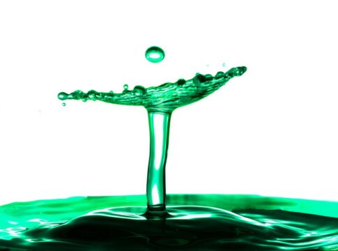 Why Water Expands When It Freezes: The Physics Secret — Science trivia by Trivia Daily