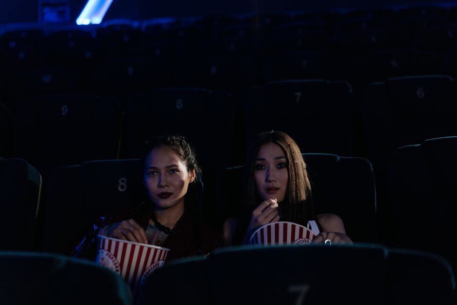 Why Do Movie Theater Popcorn Smell So Strong and Buttery