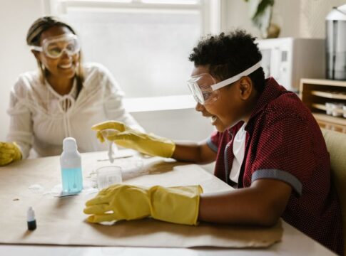Why Do Onions Make You Cry: The Chemistry Explained — Science trivia by TrivCentral