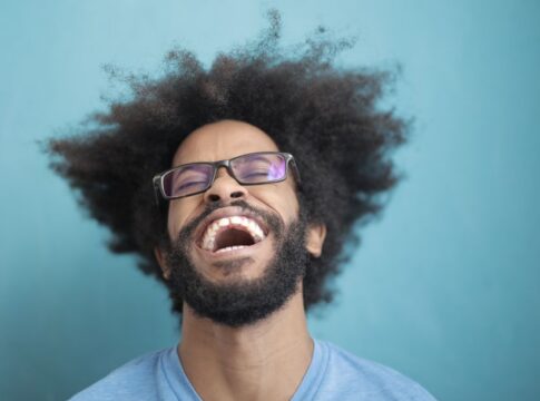 The Truth About Laughing on Cue: How Actors Fake It — Entertainment trivia by Trivia Daily