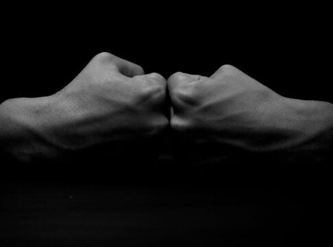 Why Do Knuckles Crack and Is It Actually Harmful — General trivia by Trivia Daily