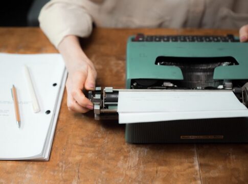 The Hidden Story Behind Why Typewriter Keys Are QWERTY — General trivia by Triv Central