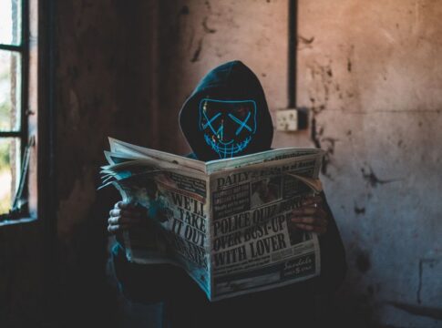 7 Bizarre Facts About People Who Can Read Upside Down — Brain Teasers trivia by Trivia Daily