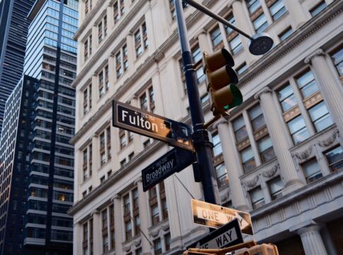 The Hidden Story of How Traffic Lights Got Standardized — General trivia by Trivia Daily